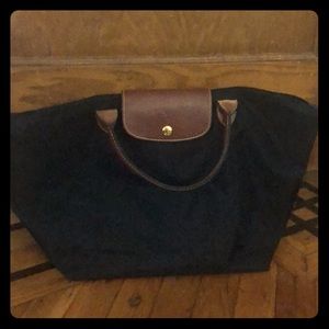 Longchamp Medium Black, short handles
